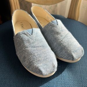Tom’s Slip-On Flats